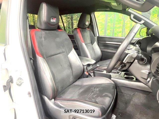 Toyota HILUX 2021-12 7902708-8