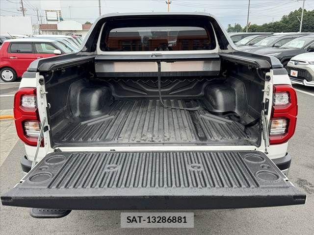 Toyota HILUX 2021-01 7962018-18