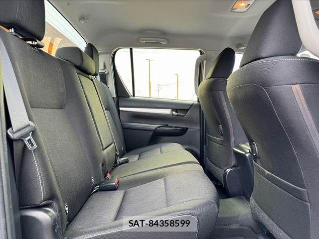 Toyota HILUX 2021-11 7962021-16