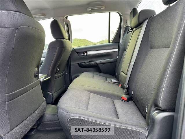 Toyota HILUX 2021-11 7962021-18
