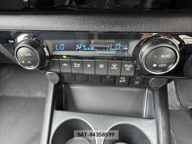 Toyota HILUX 2021-11 7962021-22