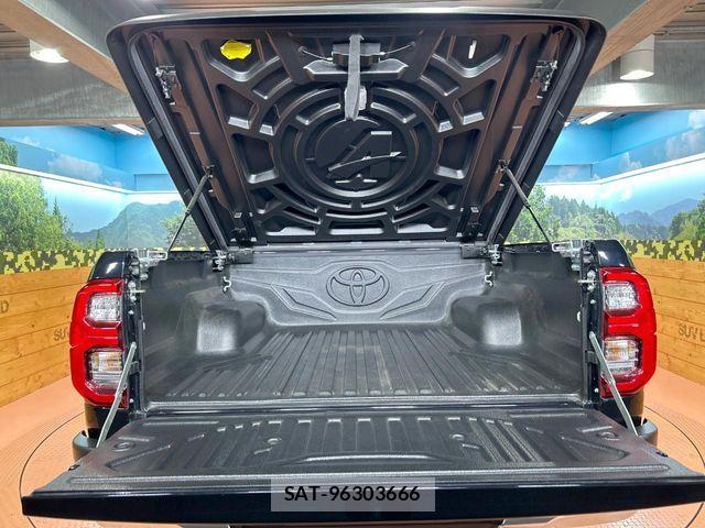 Toyota HILUX 2022-07 7962016-8