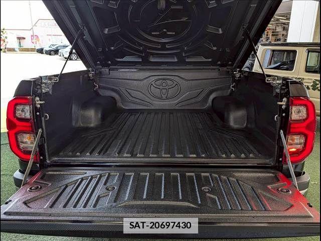 Toyota HILUX 2023-04 7962015-12
