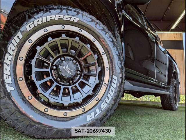 Toyota HILUX 2023-04 7962015-18