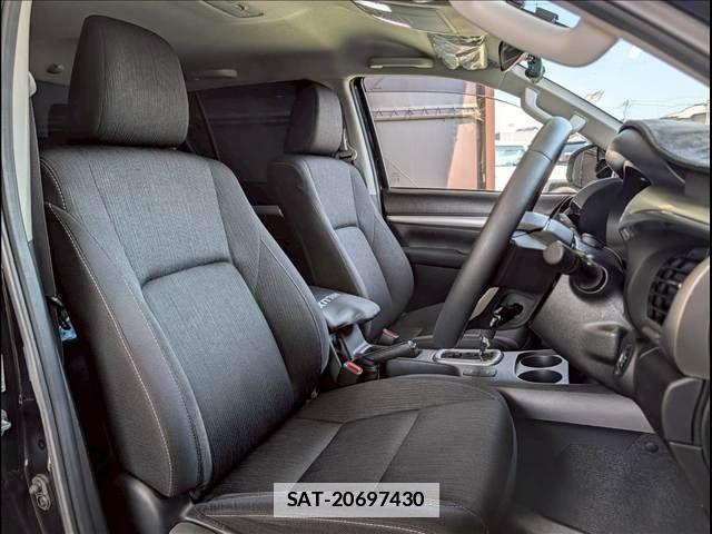 Toyota HILUX 2023-04 7962015-4