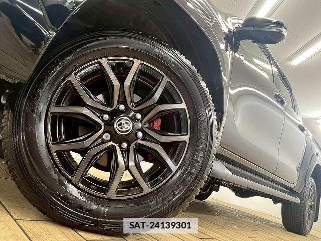 Toyota HILUX 2023-10 7962014-19