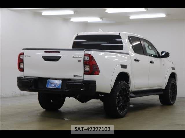 Toyota HILUX 2023-04 7979461-18
