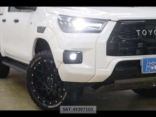 Toyota HILUX 2023-04 7979461-22