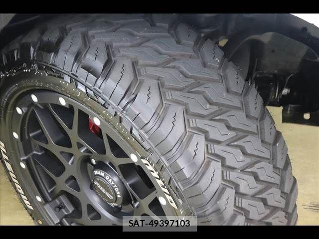 Toyota HILUX 2023-04 7979461-24