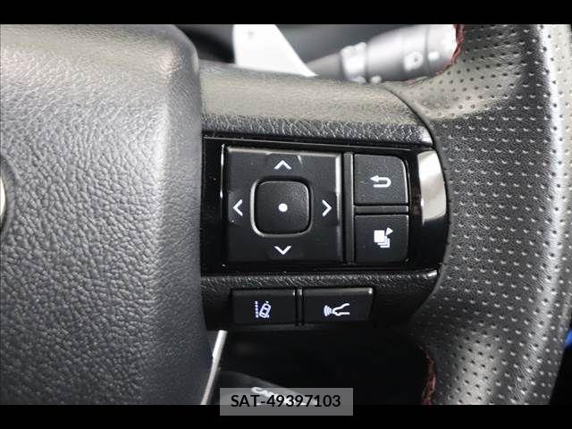 Toyota HILUX 2023-04 7979461-4