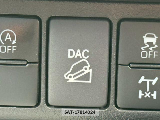 Toyota HILUX 2022-05 7979452-13