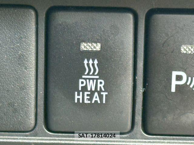 Toyota HILUX 2022-05 7979452-15