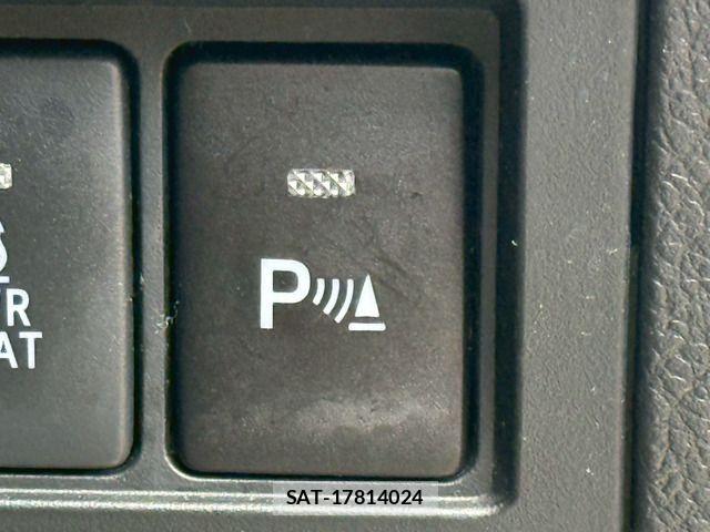 Toyota HILUX 2022-05 7979452-16