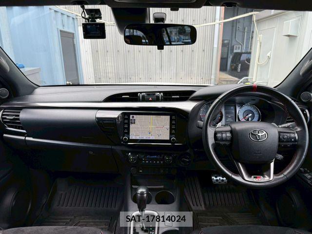 Toyota HILUX 2022-05 7979452-2