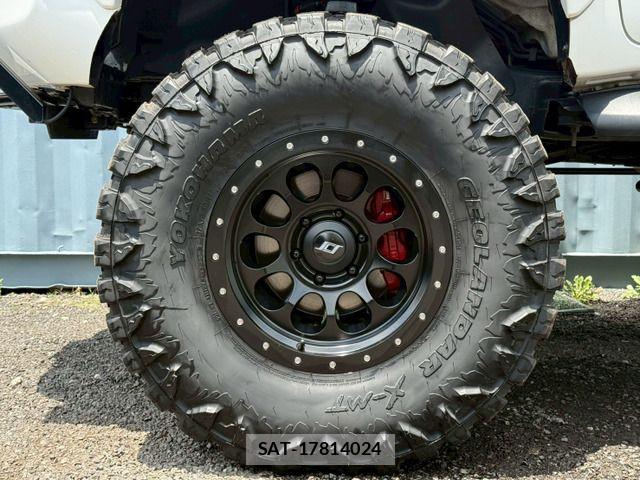 Toyota HILUX 2022-05 7979452-5