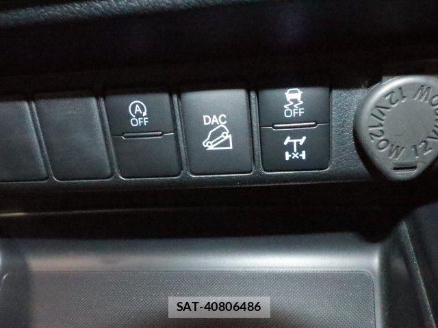 Toyota HILUX 2023-03 7979462-16