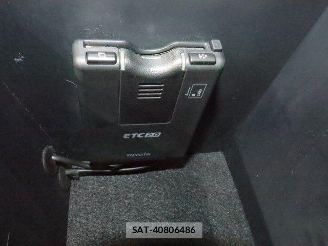 Toyota HILUX 2023-03 7979462-17