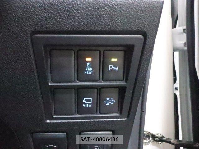 Toyota HILUX 2023-03 7979462-24