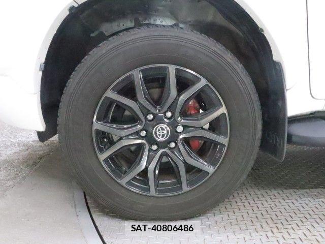 Toyota HILUX 2023-03 7979462-26