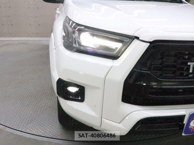 Toyota HILUX 2023-03 7979462-27