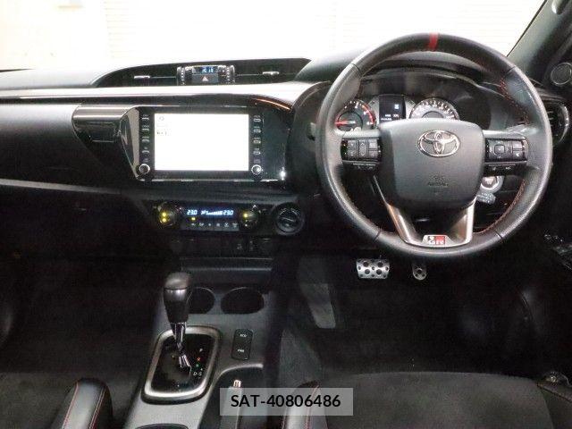 Toyota HILUX 2023-03 7979462-2