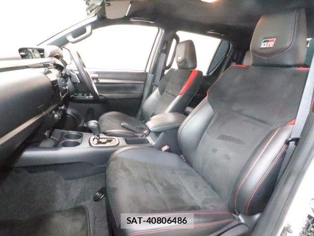 Toyota HILUX 2023-03 7979462-6