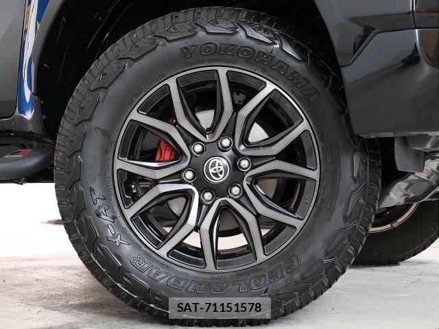Toyota HILUX 2022-01 7979460-12