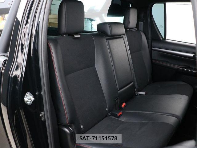 Toyota HILUX 2022-01 7979460-6