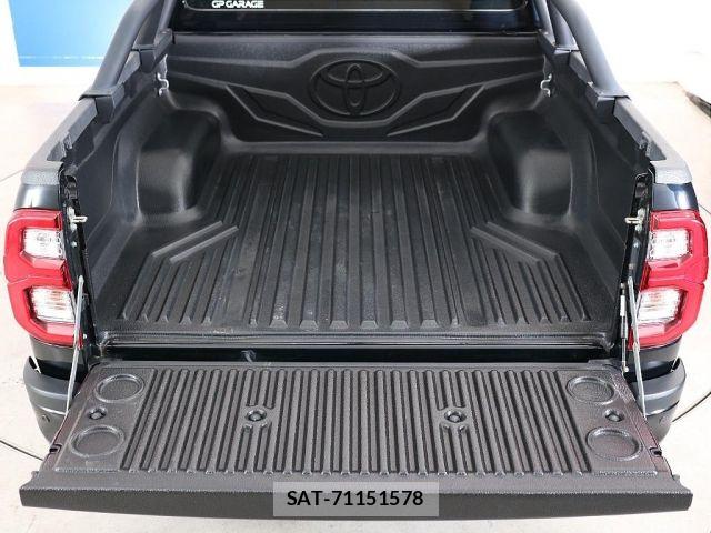 Toyota HILUX 2022-01 7979460-7