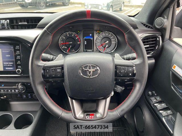 Toyota HILUX 2022-03 7979463-10