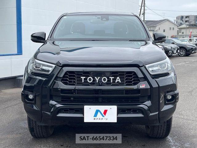 Toyota HILUX 2022-03 7979463-13