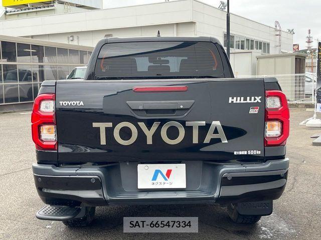 Toyota HILUX 2022-03 7979463-14