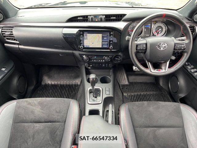 Toyota HILUX 2022-03 7979463-1