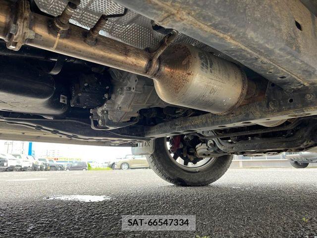 Toyota HILUX 2022-03 7979463-19