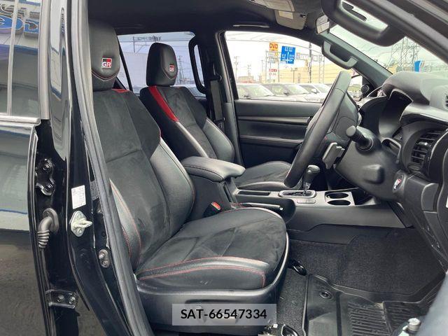 Toyota HILUX 2022-03 7979463-7