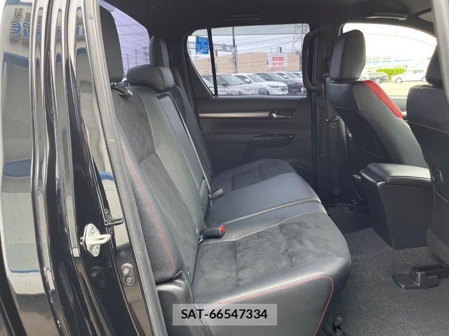 Toyota HILUX 2022-03 7979463-8