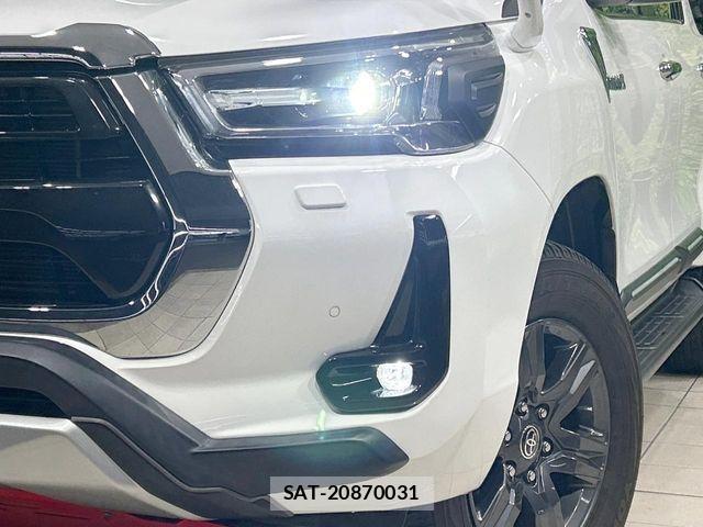Toyota HILUX 2022-08 7979464-11