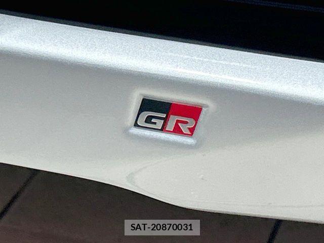 Toyota HILUX 2022-08 7979464-2