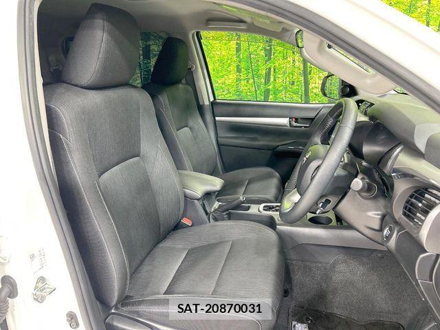Toyota HILUX 2022-08 7979464-7