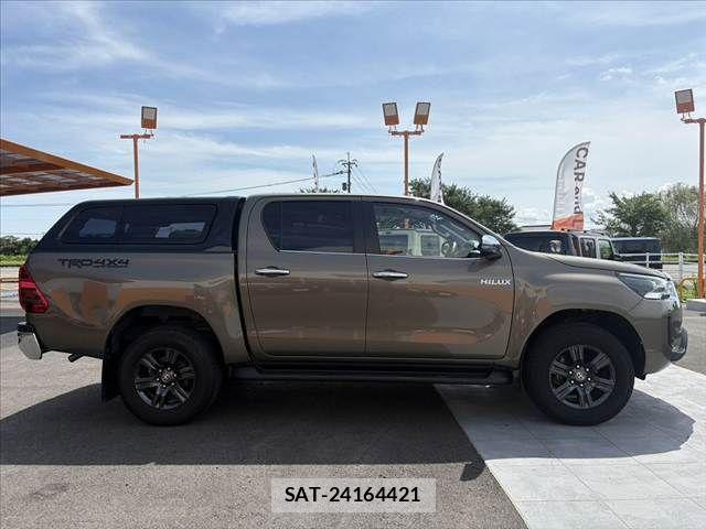 Toyota HILUX 2021-07 8035967-11