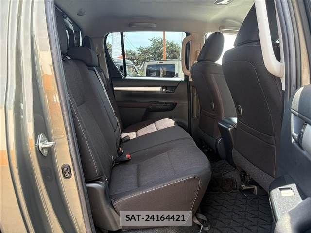 Toyota HILUX 2021-07 8035967-17