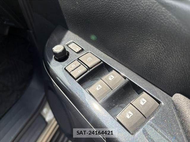 Toyota HILUX 2021-07 8035967-20