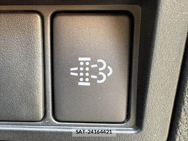 Toyota HILUX 2021-07 8035967-22