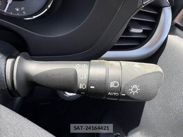 Toyota HILUX 2021-07 8035967-25