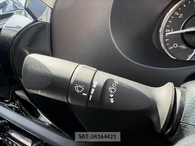 Toyota HILUX 2021-07 8035967-26