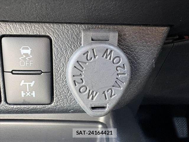 Toyota HILUX 2021-07 8035967-29