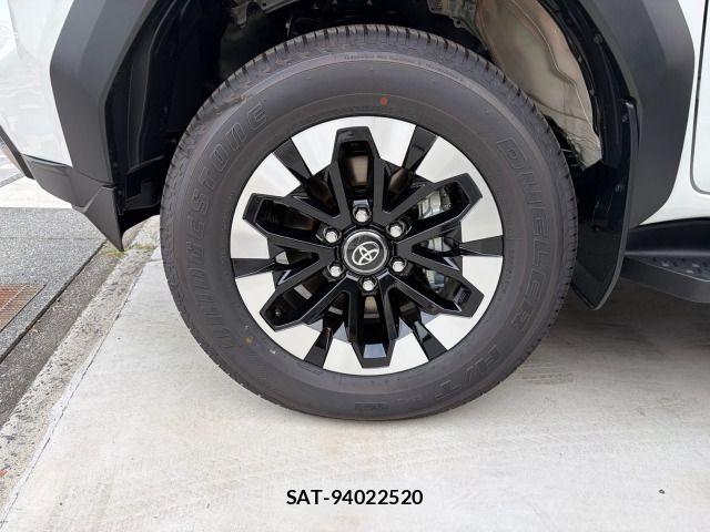 Toyota HILUX 2026-07 8074001-12