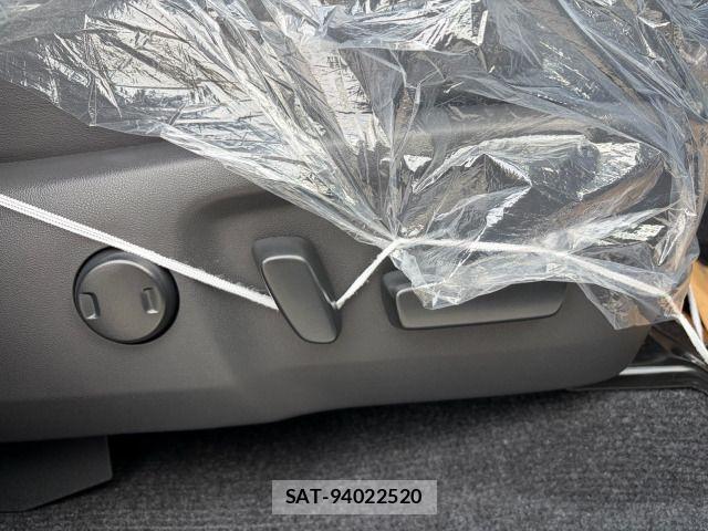 Toyota HILUX 2026-07 8074001-16