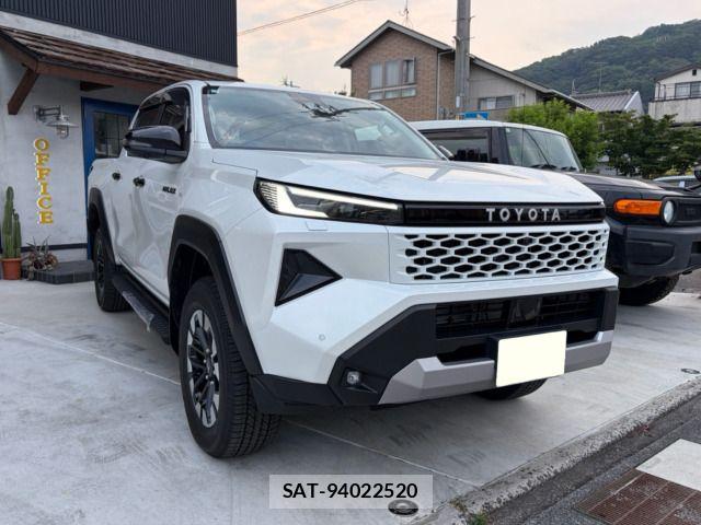 Toyota HILUX 2026-07 8074001-1