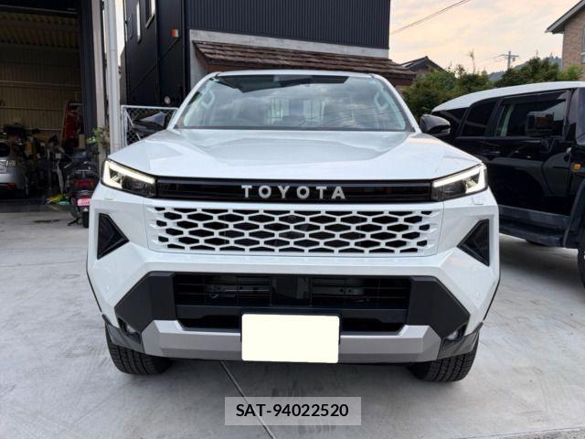 Toyota HILUX 2026-07 8074001-2